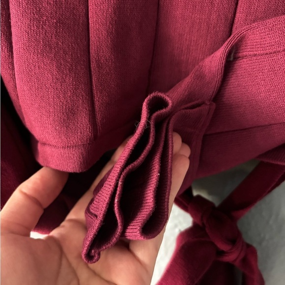 Windsor | ribbed | mock neck | open back | tie | burgundy | crop | top | L - Picture 6 of 9